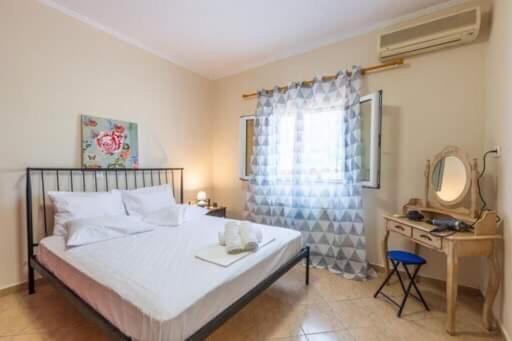 Sofis Private House With Big Garden Apartment Alykes Potamou ภายนอก รูปภาพ